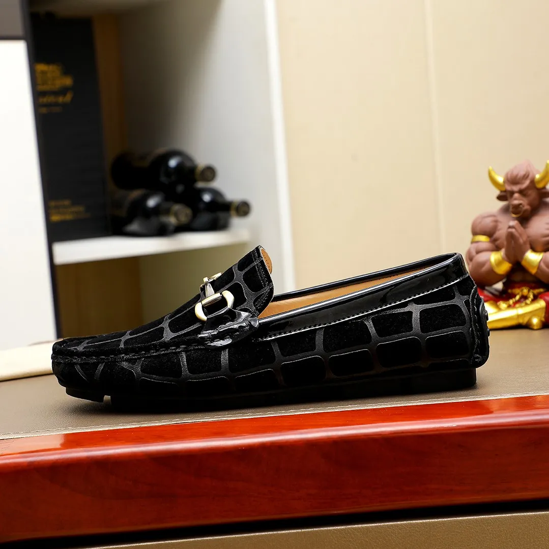 Men's shoes💰360💰🕷🕷️【 GUCCI 】Gucci's best-selling trendy men's casual slip-on shoes🇨🇳Official website original 1:1 mold opening💯Original quality, fine workmanship☘Fashionable and versatile, perfect last shape, comfortable on the feet🍓Trendy men's recommended model, imported cowhide on the top layer🎋High-quality pigskin lining, rubber wear-resistant and non-slip outsole, high-end atmosphere, worth owning🍉Optional 38-45